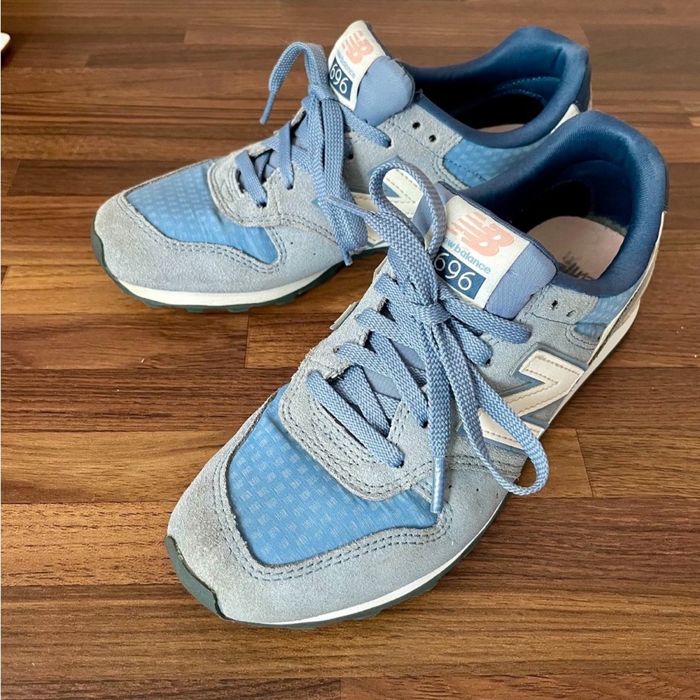 New Balance Light Blue and Gray Athletic Shoes, 6.5US - Picture 4 of 6